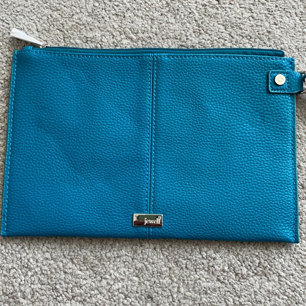 Jewel by thirty one gifts via moon clutch